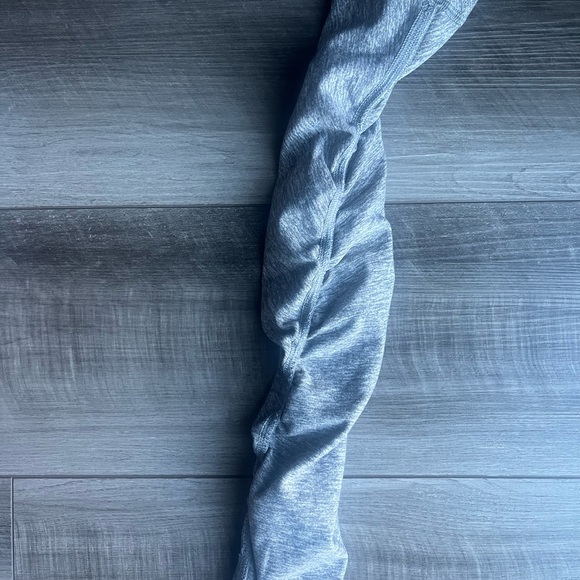 Ivivva ruched side leggings, heathered grey size 14 - Picture 2 of 5